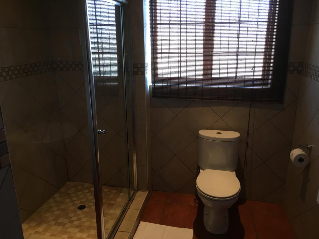 Bottom Of Boden Hotel Бенони Екстериор снимка